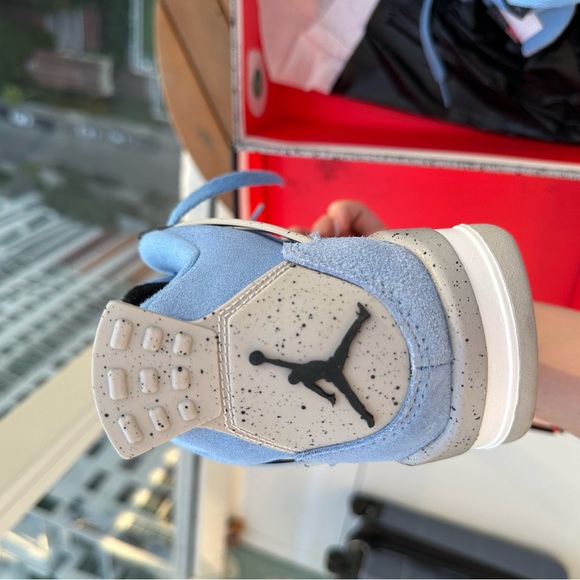 Jordan Kids Light Blue and Gray Sneakers - Picture 4 of 9